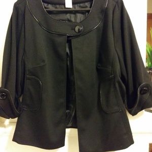 Stylish Black Swing Blazer